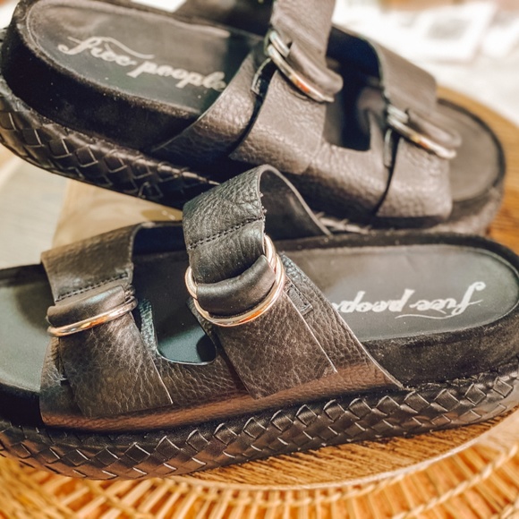 Free People Panama Footbed Black Buckle Lug Sandal - Picture 2 of 6